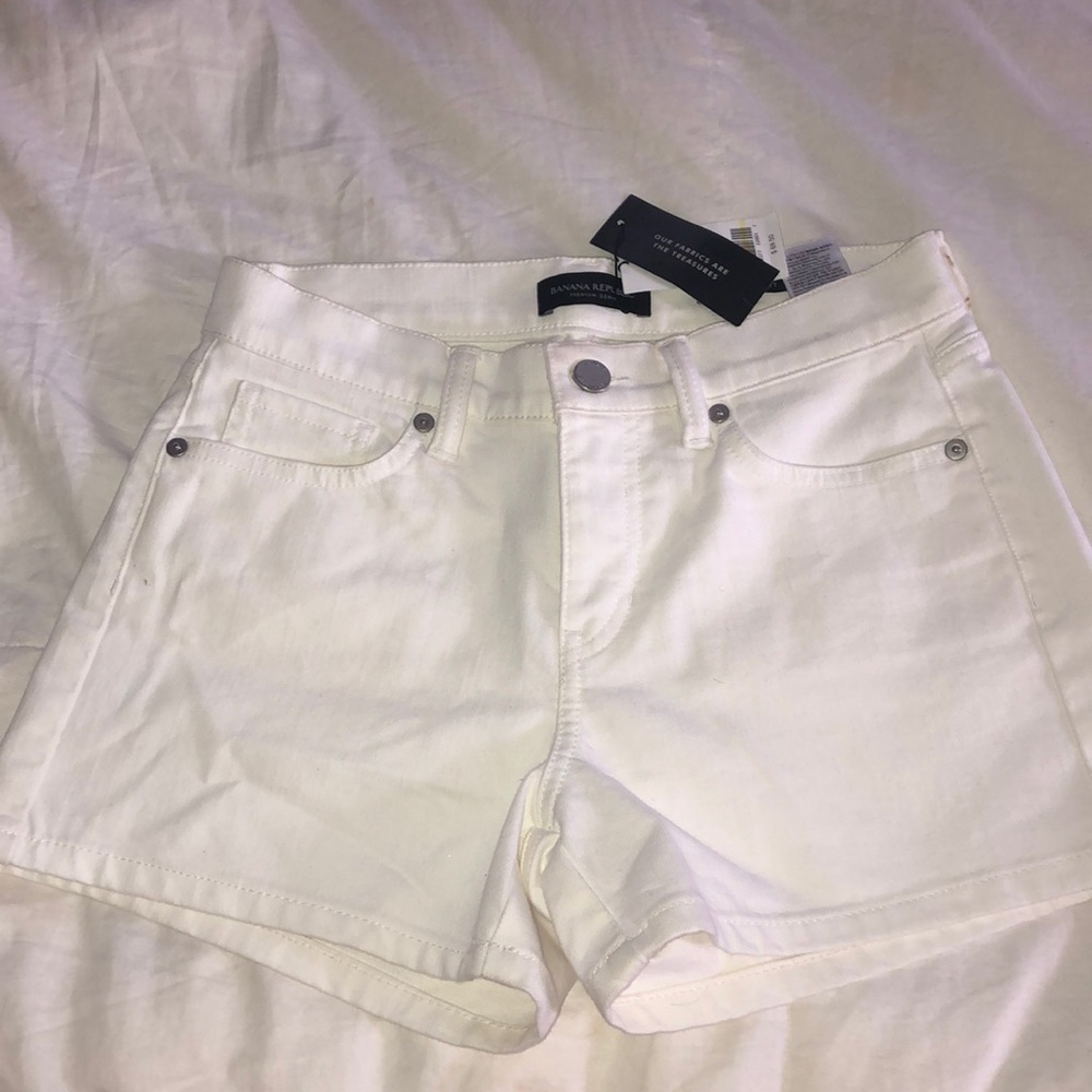 BANANA REPUBLIC SHORTS